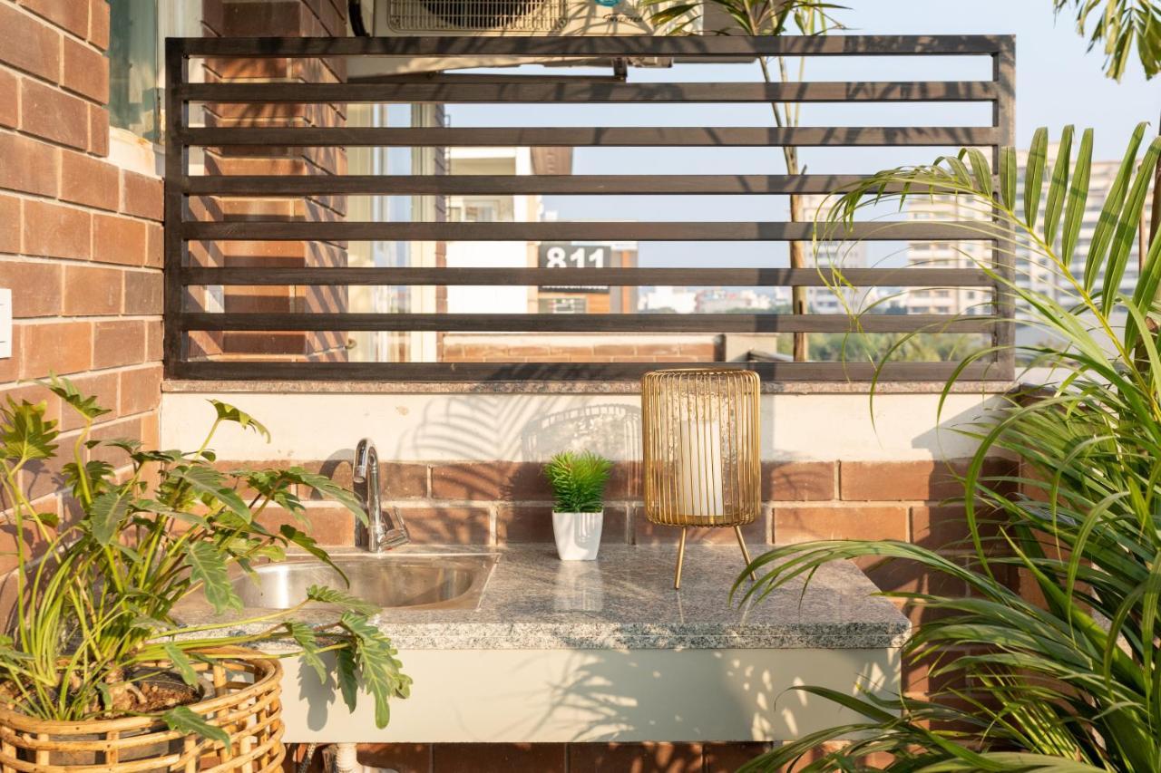 Maison 42- Onetreestays Гургаон Екстериор снимка
